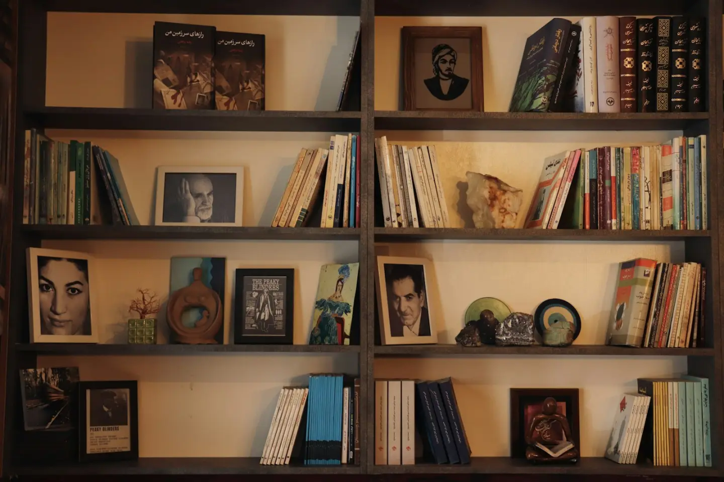 المكتبات والأرفف
